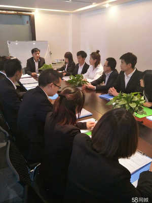 多成經(jīng)濟(jì)信息商務(wù)咨詢 賦能企業(yè)決策，驅(qū)動(dòng)商業(yè)增長